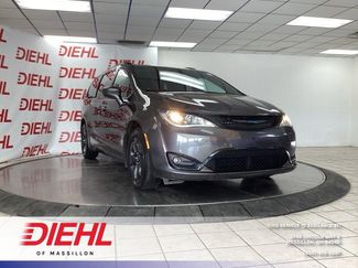 Used 2020 Chrysler Pacifica Touring-L w/ S Appearance Package FWD video 1