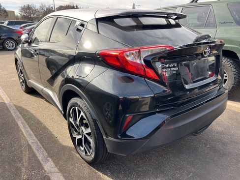 Used 2020 Toyota C-HR LE image 12