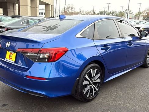 Used 2024 Honda Civic EX image 3