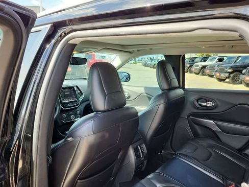 Used 2019 Jeep Cherokee Limited AWD/4WD image 20