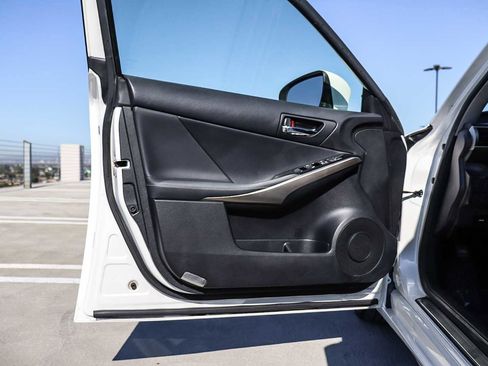 Used 2016 Lexus IS 200t image 31