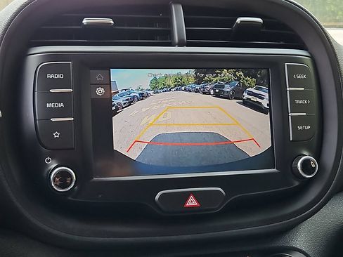 Used 2022 Kia Soul LX FWD image 18