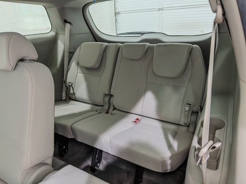 Used 2019 Kia Sedona LX FWD image 14