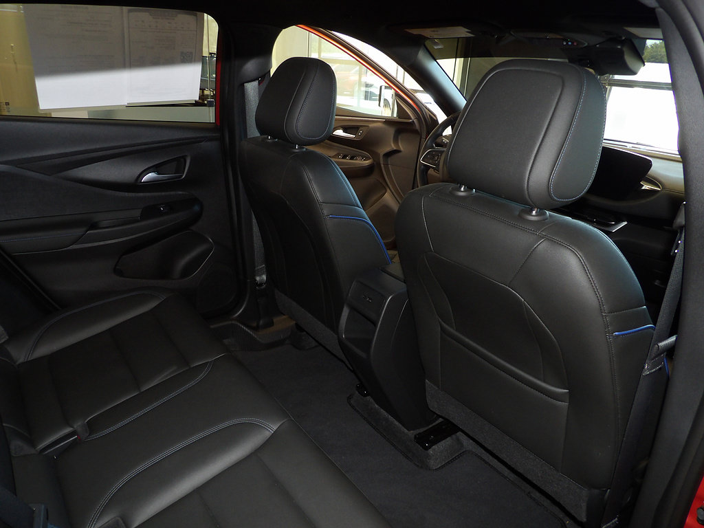 Used 2024 Buick Envista Sport Touring w/ Convenience I Package FWD image 16