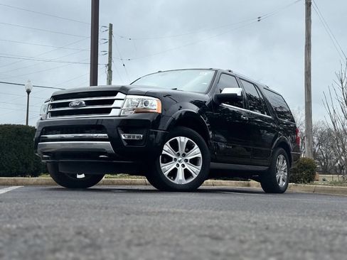 Used 2016 Ford Expedition Platinum image 2