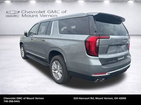 Used 2025 GMC Yukon XL Denali AWD/4WD image 3