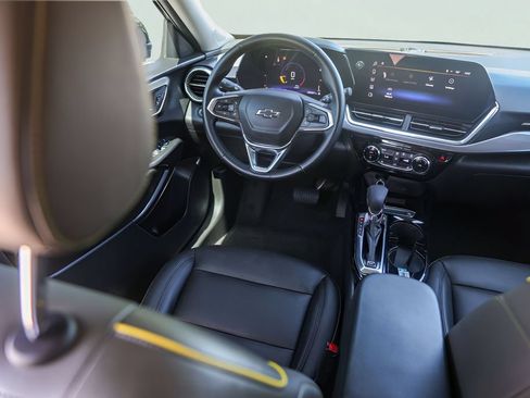 Used 2025 Chevrolet Trax ACTIV w/ Sunroof Package FWD image 27