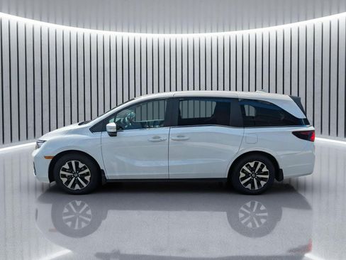 Certified 2026 Honda Odyssey EX-L image 9