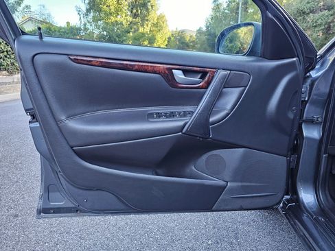 Used 2005 Volvo S60 2.5T image 17