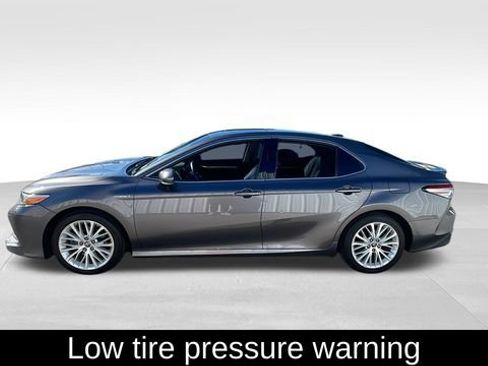 Used 2018 Toyota Camry XLE w/ Audio Package image 4