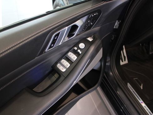 Used 2024 BMW X7 xDrive40i w/ M Sport Package image 28