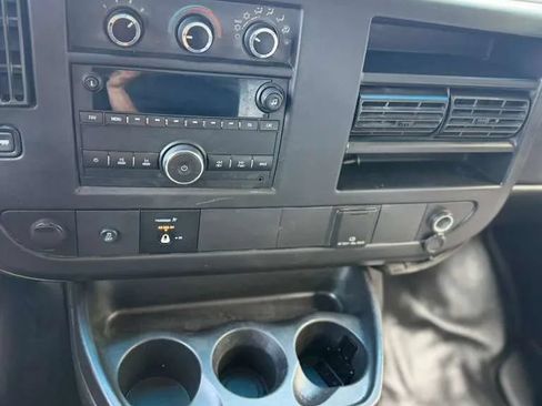 Used 2016 Chevrolet Express 3500 RWD image 16