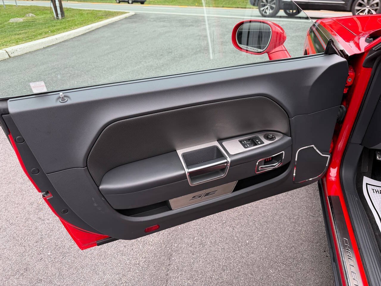 Used 2010 Dodge Challenger SE RWD image 10