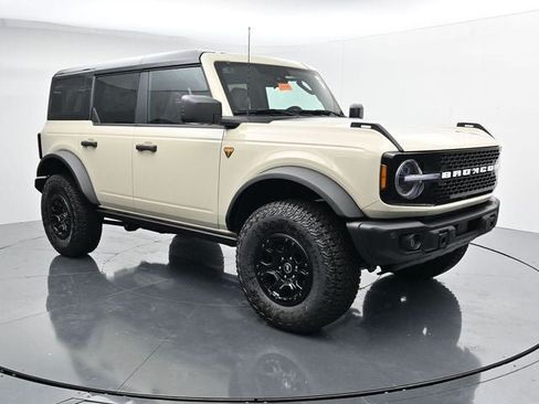 New 2026 Ford Bronco Badlands AWD/4WD image 3