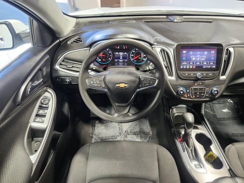 Used 2023 Chevrolet Malibu LT FWD image 16