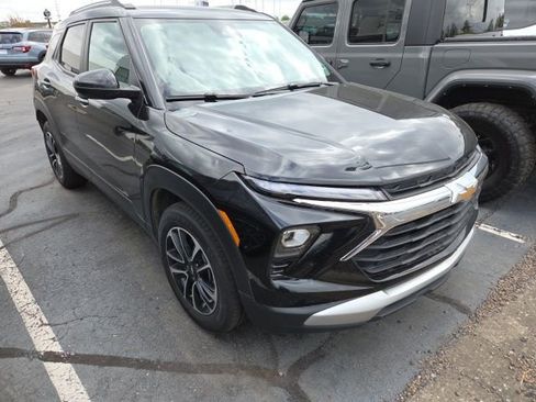 Used 2025 Chevrolet TrailBlazer LT image 4