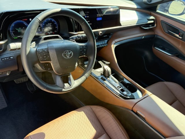 Used 2025 Toyota Crown Signia w/ Advanced Technology Package AWD/4WD image 8