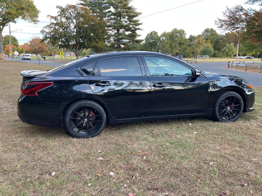 Used 2016 Nissan Altima 3.5 SL w/ 3.5 Technology Package FWD image 6