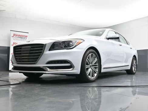 Used 2018 Genesis G80 3.8 RWD image 34
