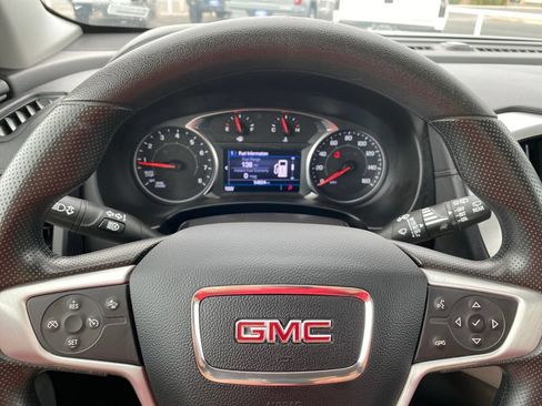 Used 2024 GMC Terrain SLE FWD image 23