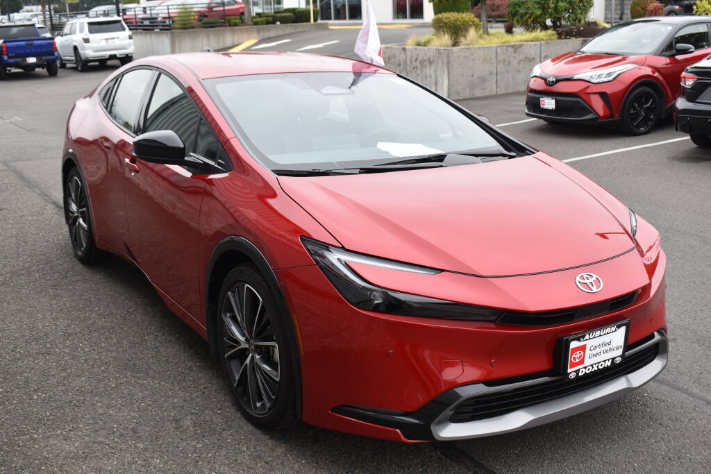 Certified 2026 Toyota Prius XLE FWD image 3