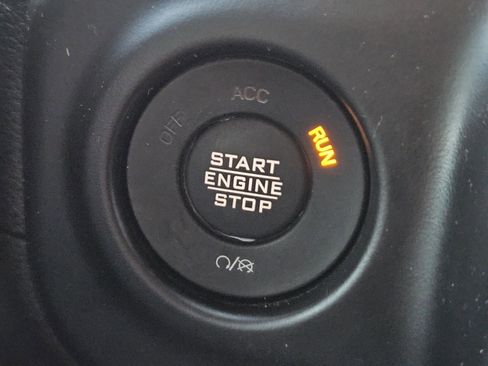 Used 2021 Jeep Gladiator Rubicon w/ Cold Weather Group image 24