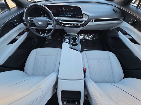 Used 2024 Cadillac Lyriq Luxury AWD/4WD image 21