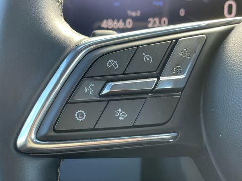 Used 2025 Buick Enclave Preferred image 7