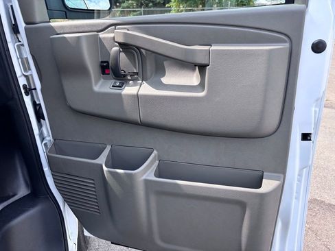 New 2025 Chevrolet Express 3500 Work Van w/ Driver Convenience Package image 38