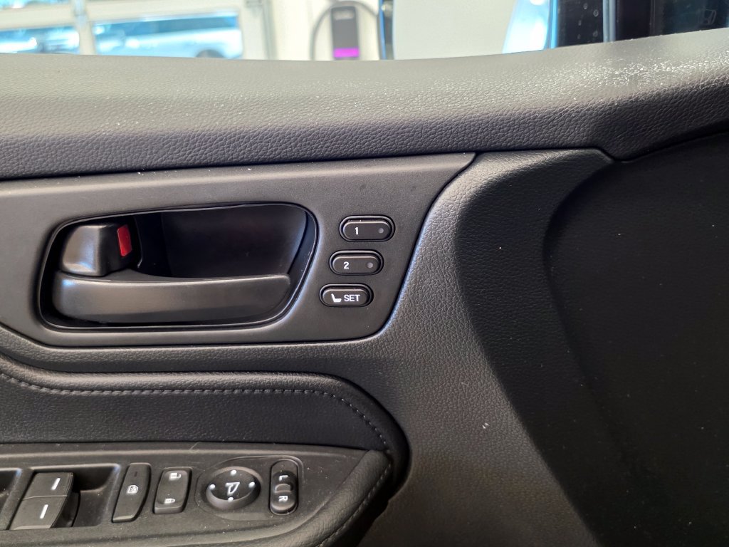 Used 2023 Honda Odyssey Sport image 13