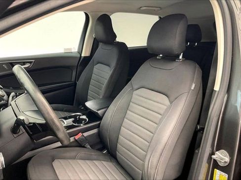 Used 2016 Ford Edge SE image 17