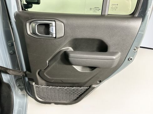 Used 2024 Jeep Wrangler Unlimited w/ Convenience Group AWD/4WD image 28