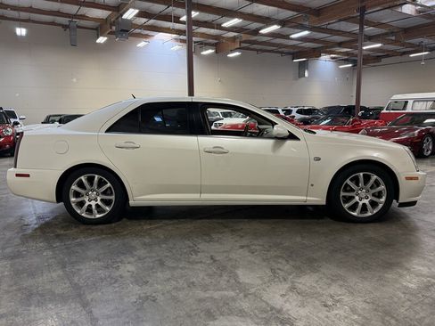 Used 2006 Cadillac STS V8 w/ Preferred Equipment Group RWD image 9