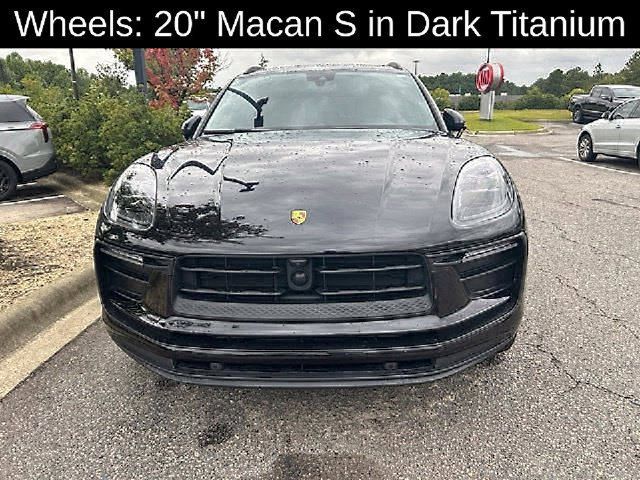 Used 2024 Porsche Macan AWD/4WD image 15