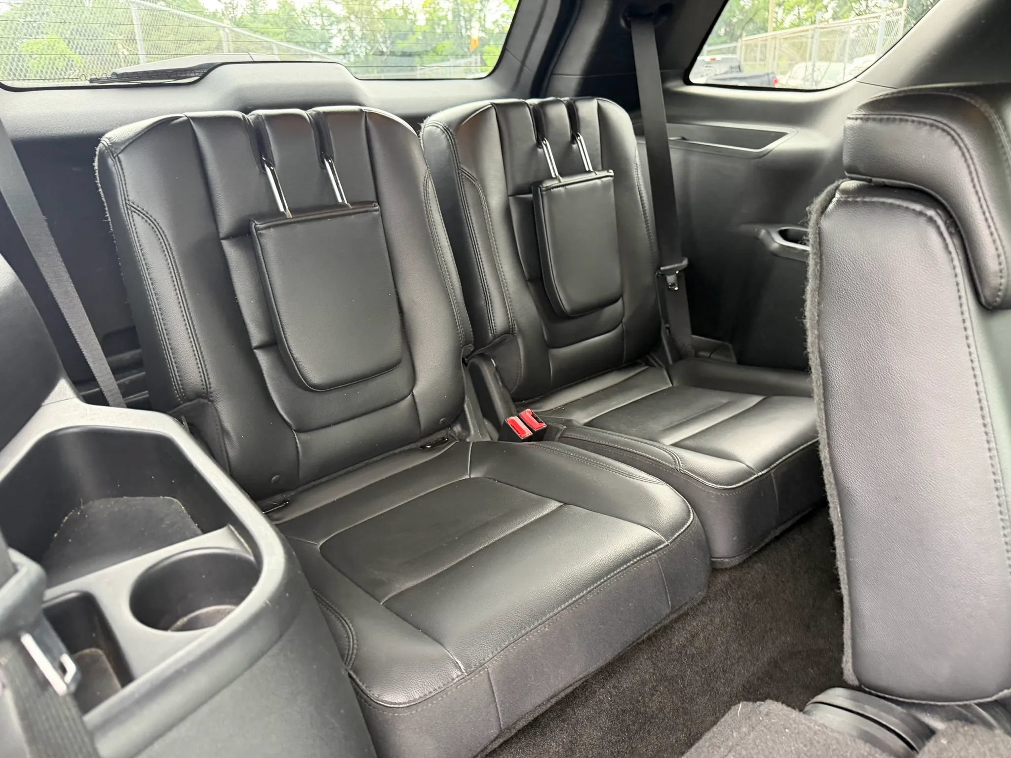 Used 2017 Ford Explorer XLT w/ Equipment Group 202A AWD/4WD image 27