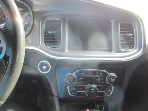 Used 2020 Dodge Charger SXT w/ Leather Interior Group image 16