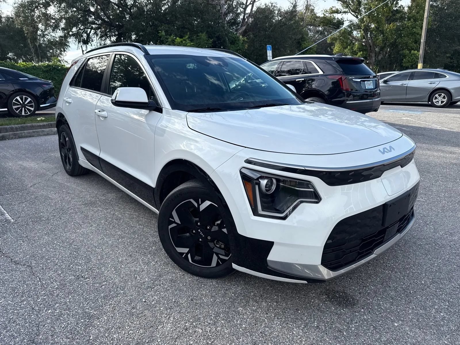 Used 2023 Kia Niro Wind w/ Wind Preserve Package FWD image 5