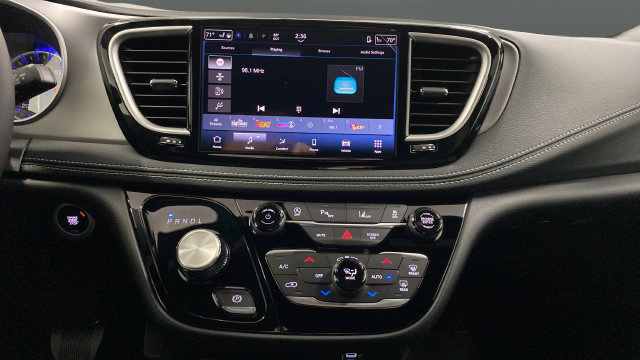 New 2027 Chrysler Pacifica Select FWD image 12