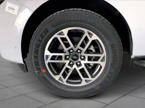 New 2025 Ford Expedition Max Active image 10