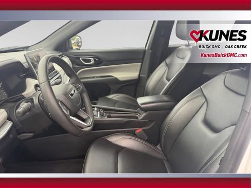 Used 2025 Jeep Compass Limited AWD/4WD image 19