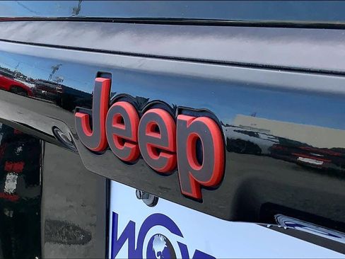 Used 2017 Jeep Compass 75th Anniversary w/ Power Value Group image 30