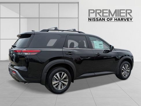 New 2026 Nissan Pathfinder SL FWD image 5