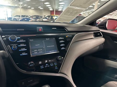 Used 2018 Toyota Camry SE FWD image 20