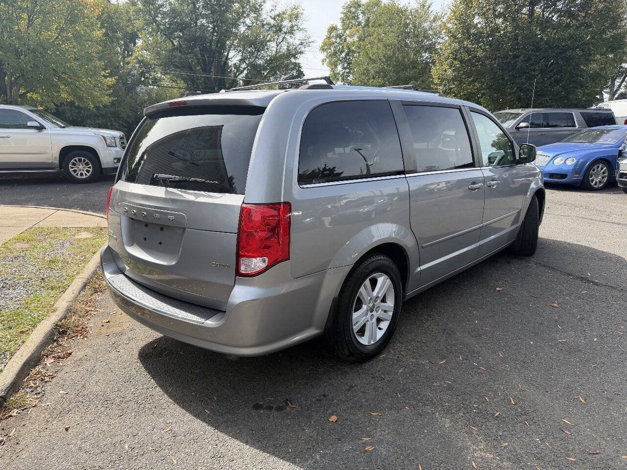 Used 2013 Dodge Grand Caravan Crew w/ Driver Convenience Group FWD image 7