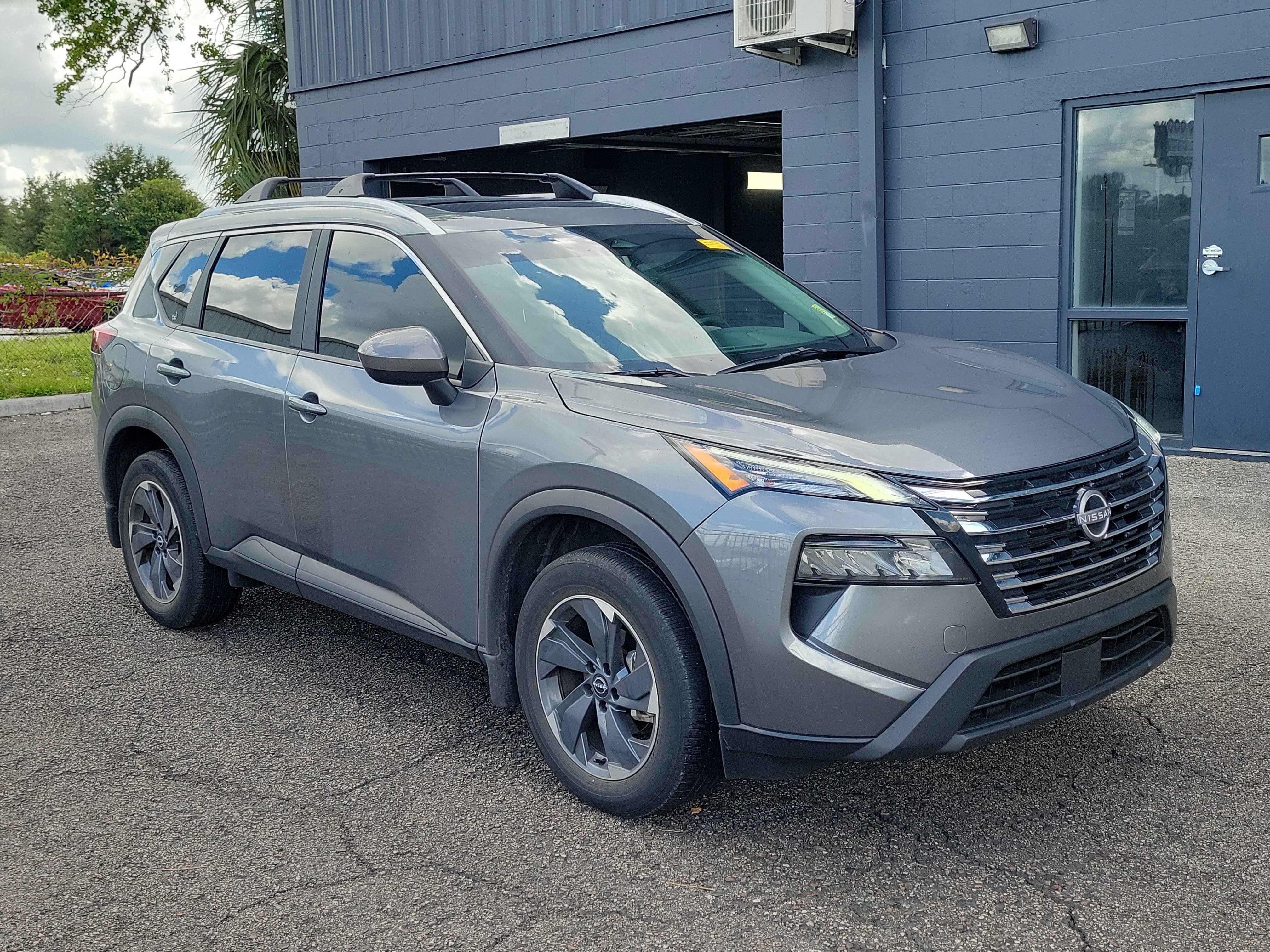 Certified 2025 Nissan Rogue SV w/ SV Premium Package FWD image 3