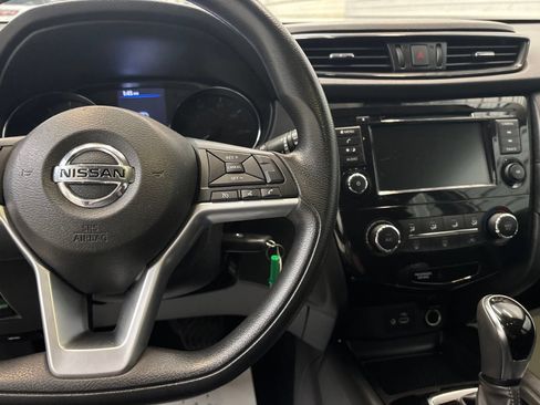 Used 2019 Nissan Rogue S AWD/4WD image 15
