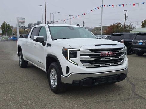 Used 2023 GMC Sierra 1500 SLE image 7