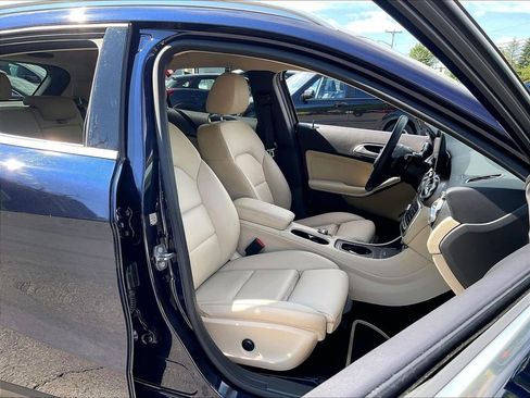 Used 2018 Mercedes-Benz GLA 250 4MATIC image 11