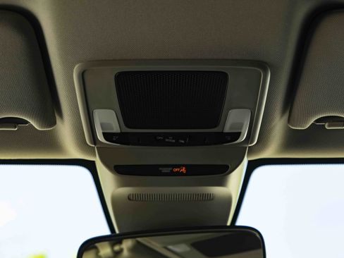 Certified 2025 Honda HR-V LX image 35