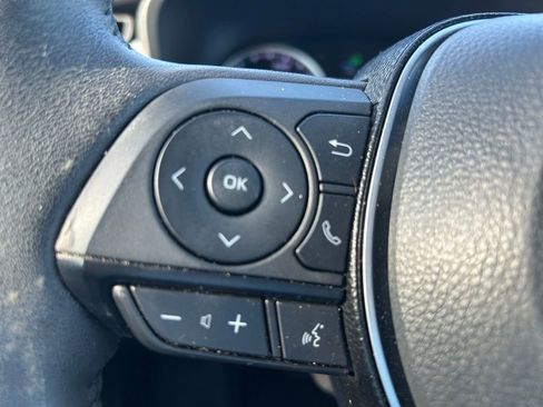 Used 2021 Toyota RAV4 XLE Premium image 24